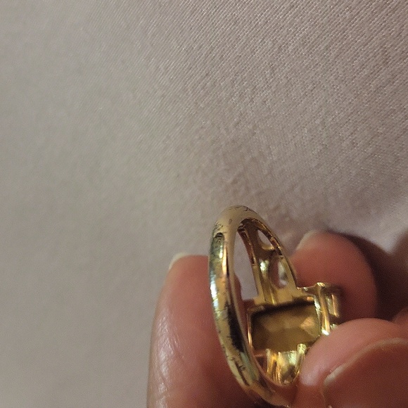 Ring - Picture 3 of 3